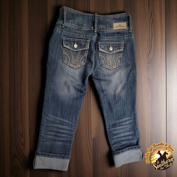 Almost Famous - Sz. 5 Blue Ankle Cropped Jeans with Distressed Details - Picture 2 of 6